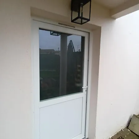 Indépendante Avec Kitchenette Et Sdb 3* Le Pellerin