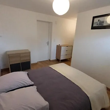 Bed and breakfast Indépendante Avec Kitchenette Et Sdb Le Pellerin