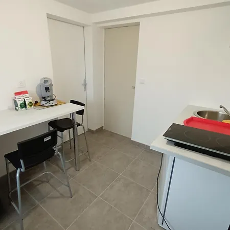 Bed and breakfast Indépendante Avec Kitchenette Et Sdb 3*